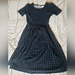 Size Small LuLaRoe Amelia Dress